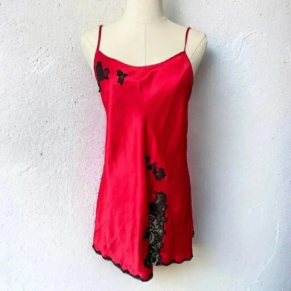 Victoria's Secret Other - Vintage Y2K Victoria secret red & black lace detail slip dress S gothic/vampy S